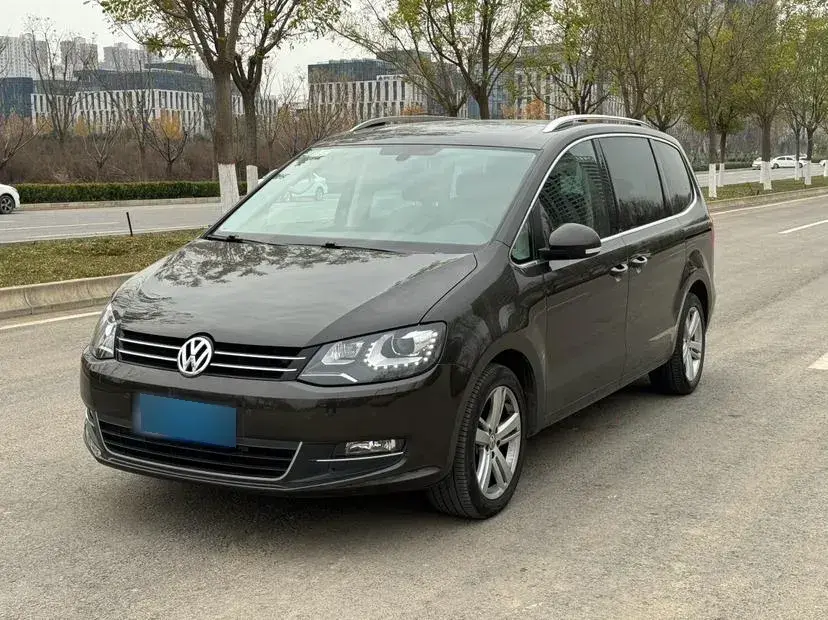 2014 Volkswagen Sharan 2.0T 200HP L4 6DCT