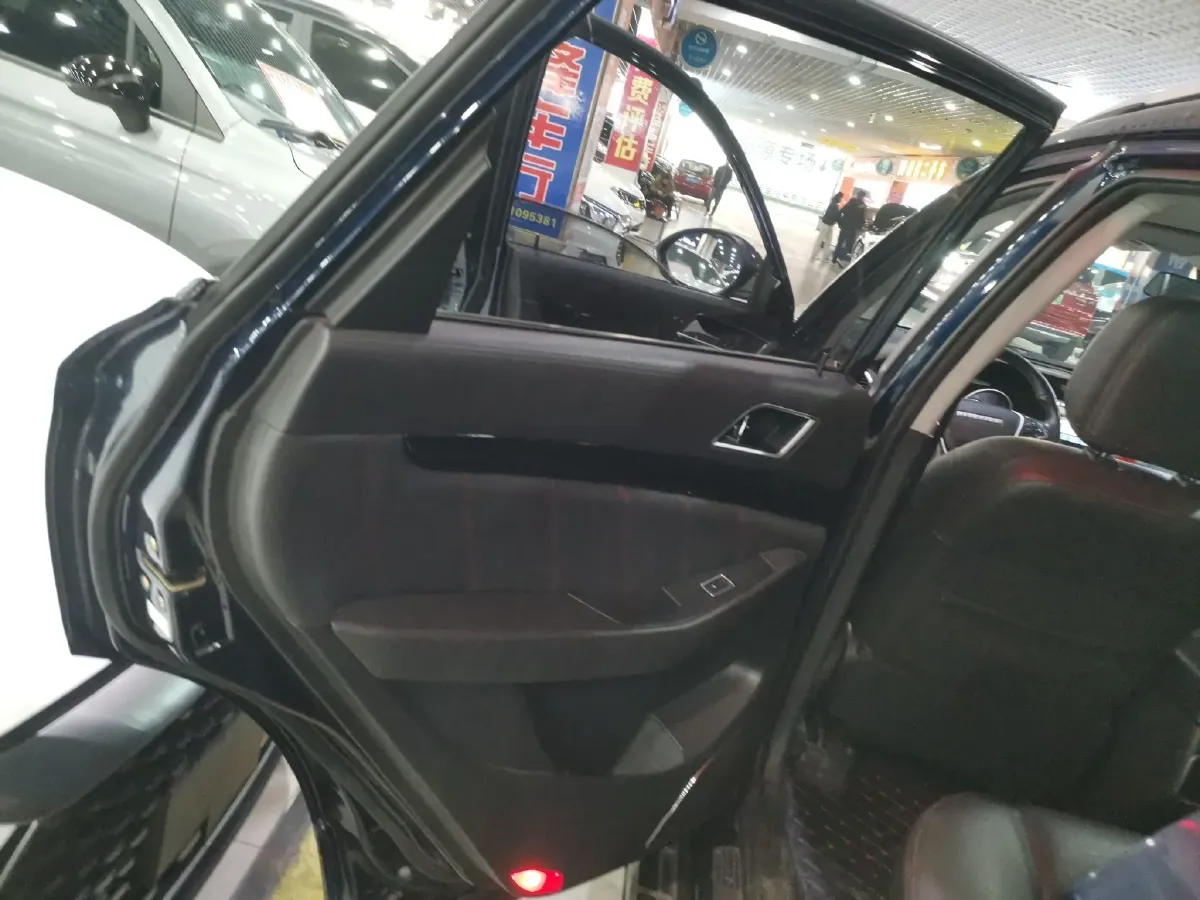 2017 Leopaard CS10 2.0T 177HP L4 6DCT,autocango,china used car exporter,china ev exporter,chinese used car exporter,chinese used ev exporter