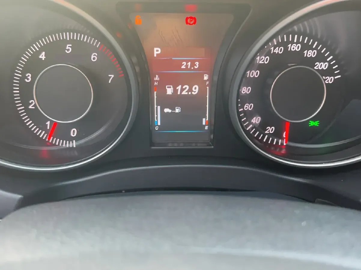 2017 Leopaard CS10 2.0T 177HP L4 6DCT,autocango,china used car exporter,china ev exporter,chinese used car exporter,chinese used ev exporter