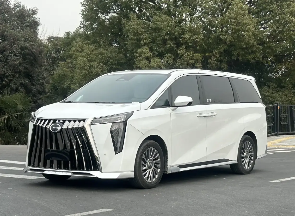 2023 GAC Trumpchi M8 2.0T 190HP L4 E-CVT Hybrid