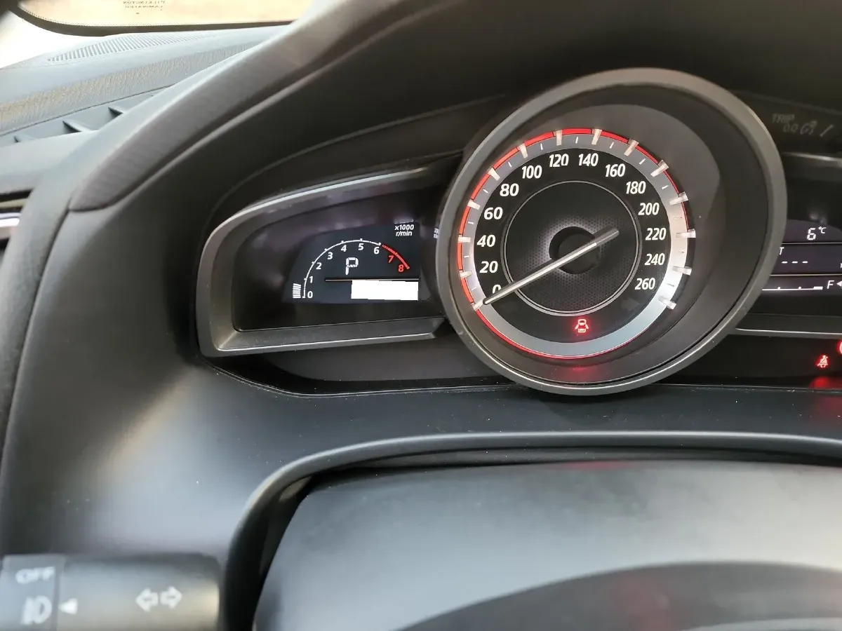 2014 Mazda 3 Axela 1.5L 117HP L4 6AT,autocango,china used car exporter,china ev exporter,chinese used car exporter,chinese used ev exporter