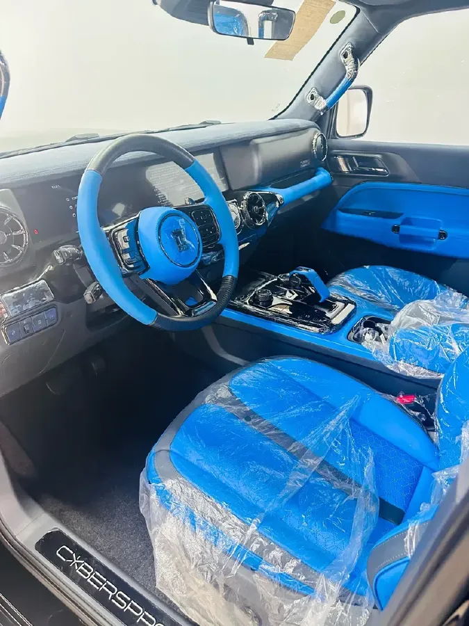 2023 Cyberspace 300 2.0T 227HP L4 8AT,autocango,china used car exporter,china ev exporter,chinese used car exporter,chinese used ev exporter