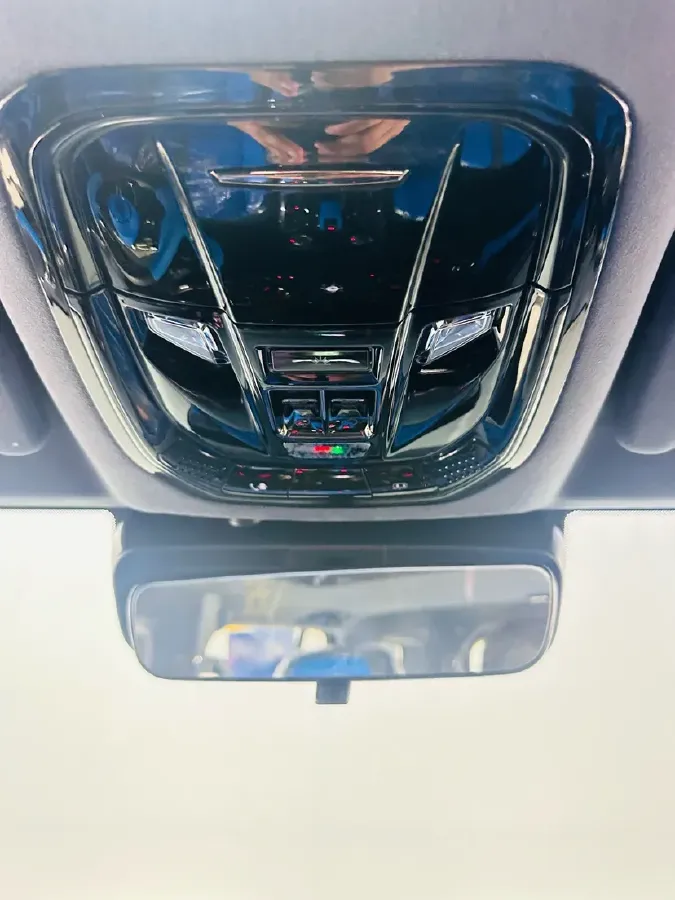 2023 Cyberspace 300 2.0T 227HP L4 8AT,autocango,china used car exporter,china ev exporter,chinese used car exporter,chinese used ev exporter