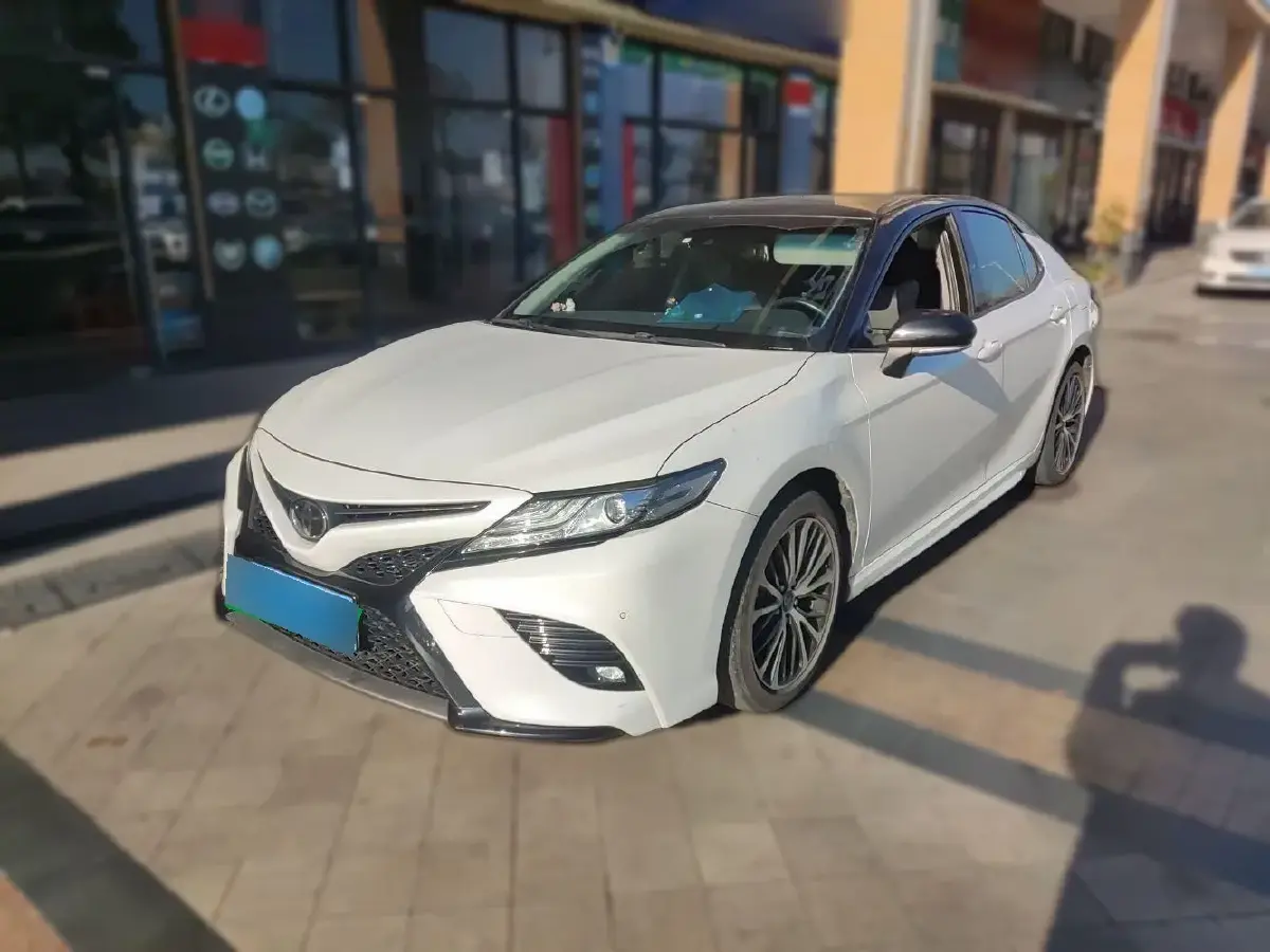 2019 Toyota Camry 2.5L 209HP L4 8AT