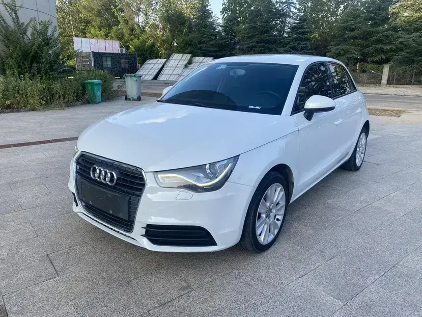 2015 Mercedes-Benz A Class 1.6T 122HP L4 7DCT