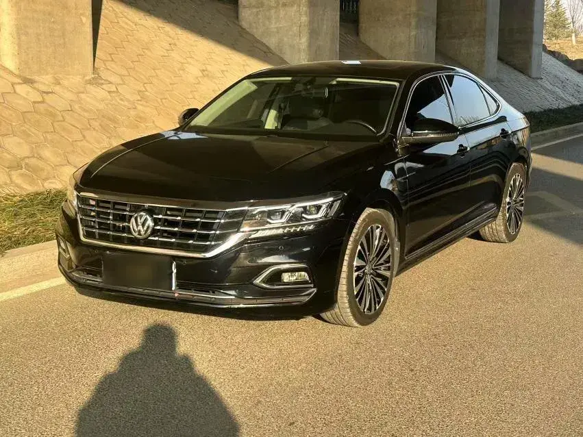 2019 Volkswagen Passat 2.0T 186HP L4 7DCT