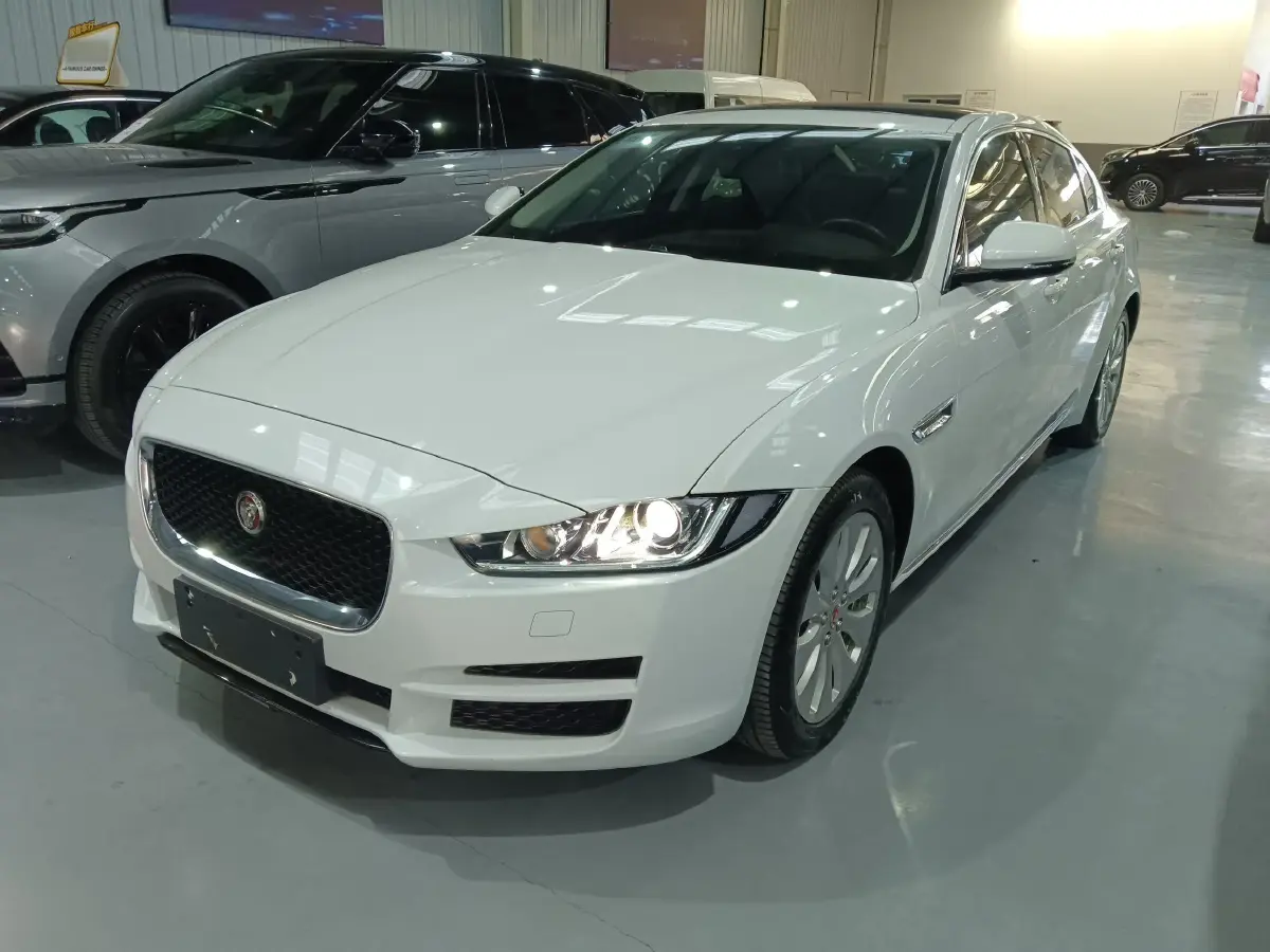 2019 Jaguar XEL 2.0T 200HP L4 8AT