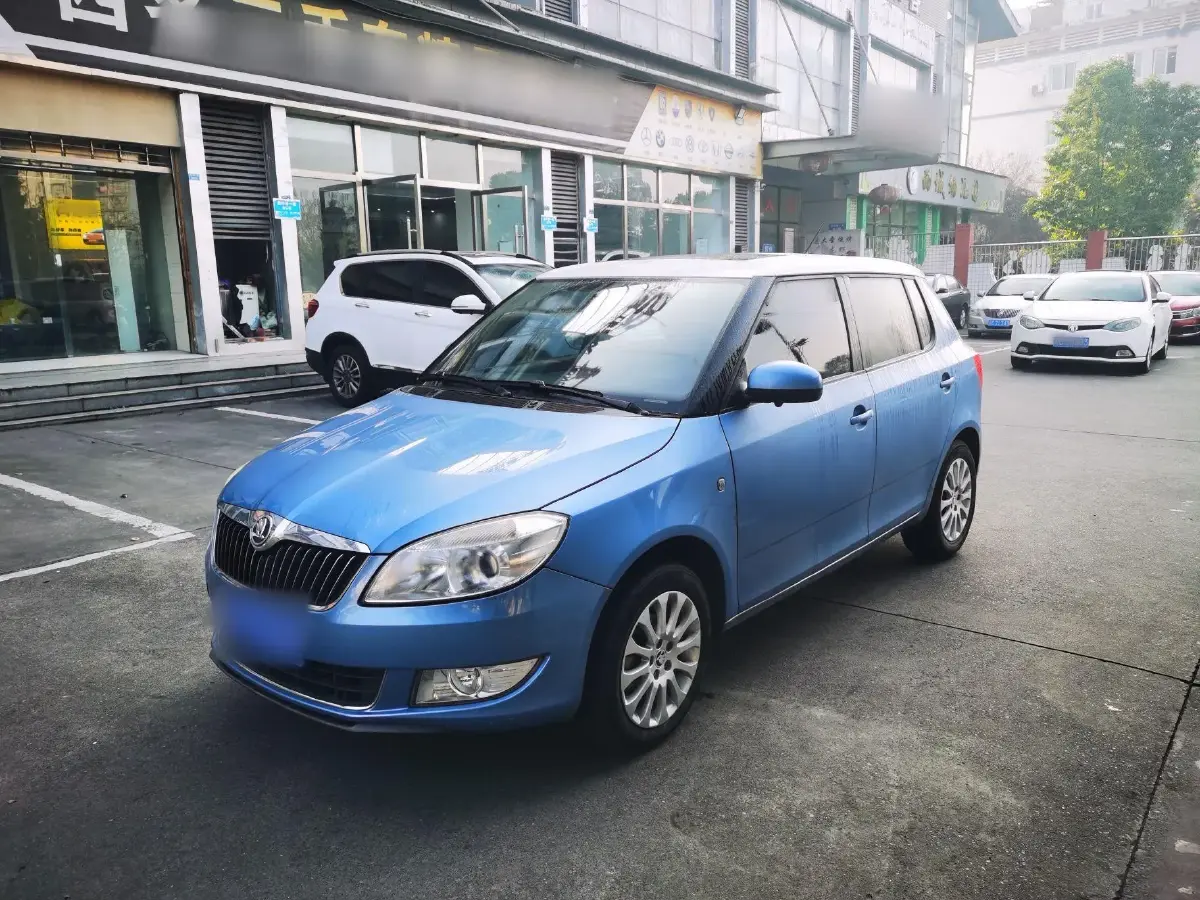 2014 Skoda Fabia 1.6L 105HP L4 6AT