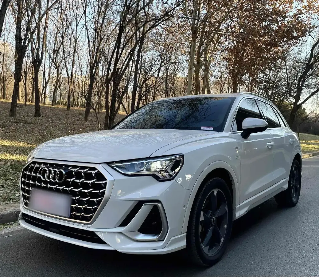 2024 Audi Q3 1.5T 160HP L4 7DCT