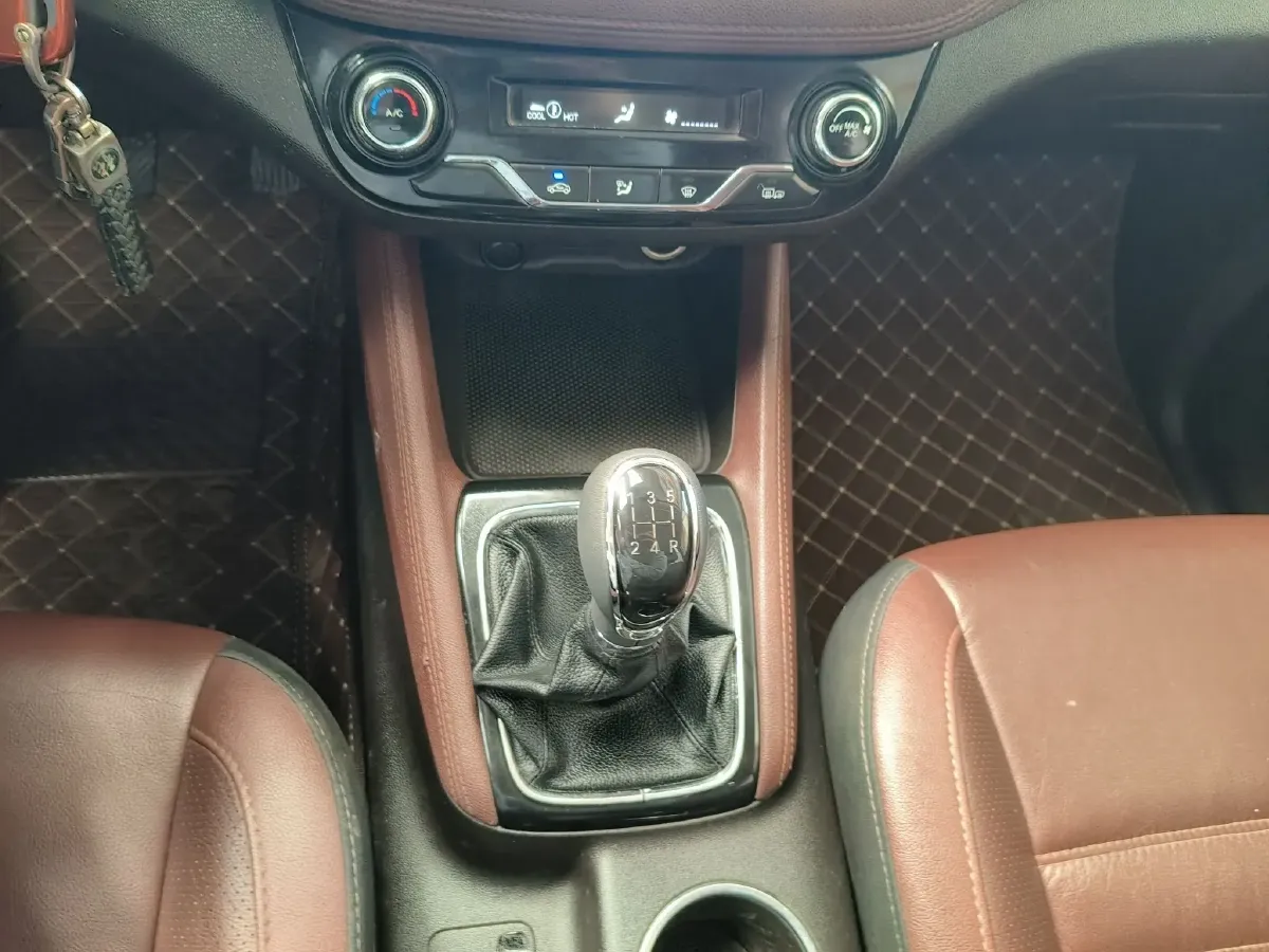 2017 ChangAn Linmax 1.6L 125HP L4 5MT,autocango,china used car exporter,china ev exporter,chinese used car exporter,chinese used ev exporter