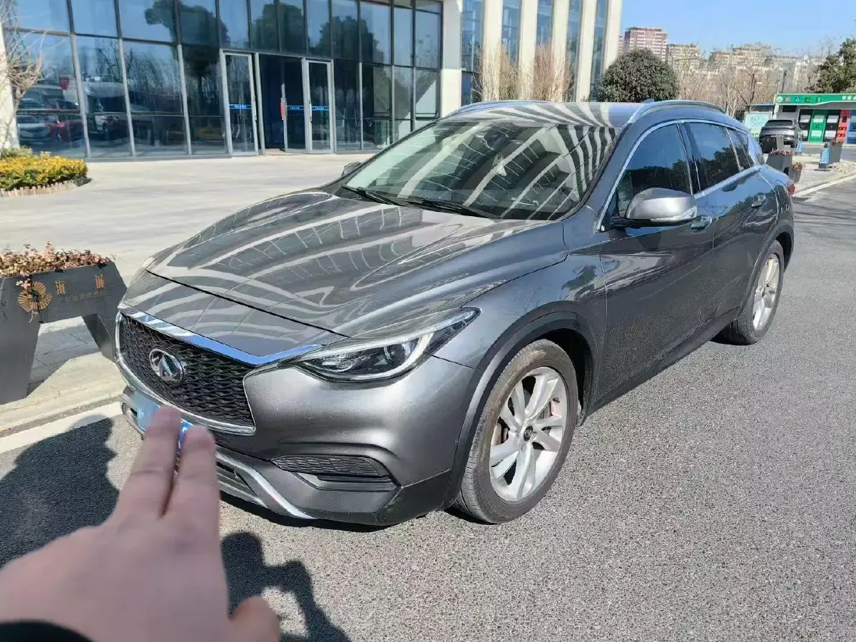 2017 Infiniti QX30 1.6T 156HP L4 7DCT