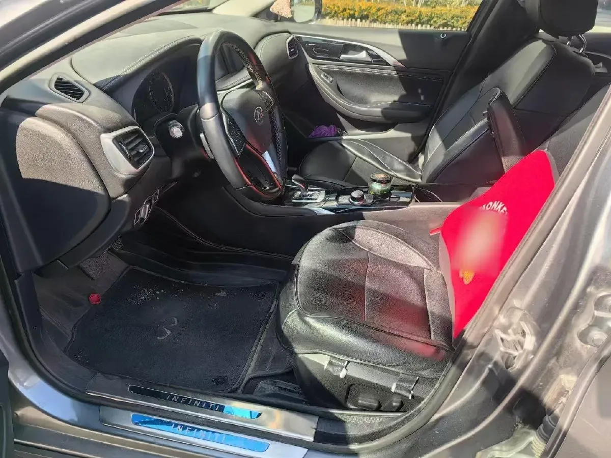 2017 Infiniti QX30 1.6T 156HP L4 7DCT,autocango,china used car exporter,china ev exporter,chinese used car exporter,chinese used ev exporter