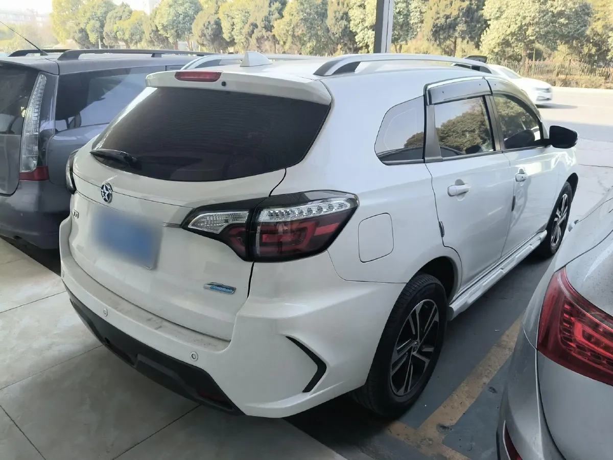2018 Venucia T70 2.0L 144HP L4 CVT,autocango,china used car exporter,china ev exporter,chinese used car exporter,chinese used ev exporter