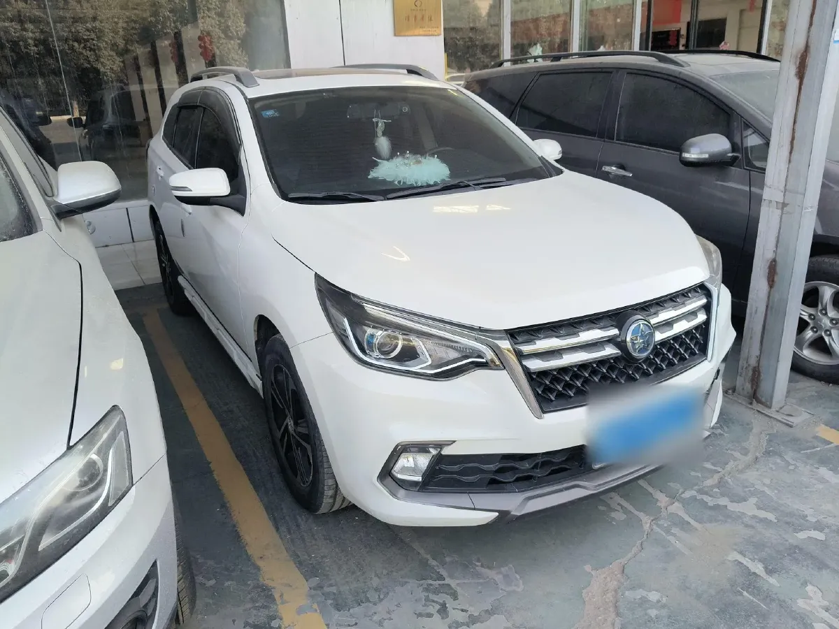 2018 Venucia T70 2.0L 144HP L4 CVT,autocango,china used car exporter,china ev exporter,chinese used car exporter,chinese used ev exporter