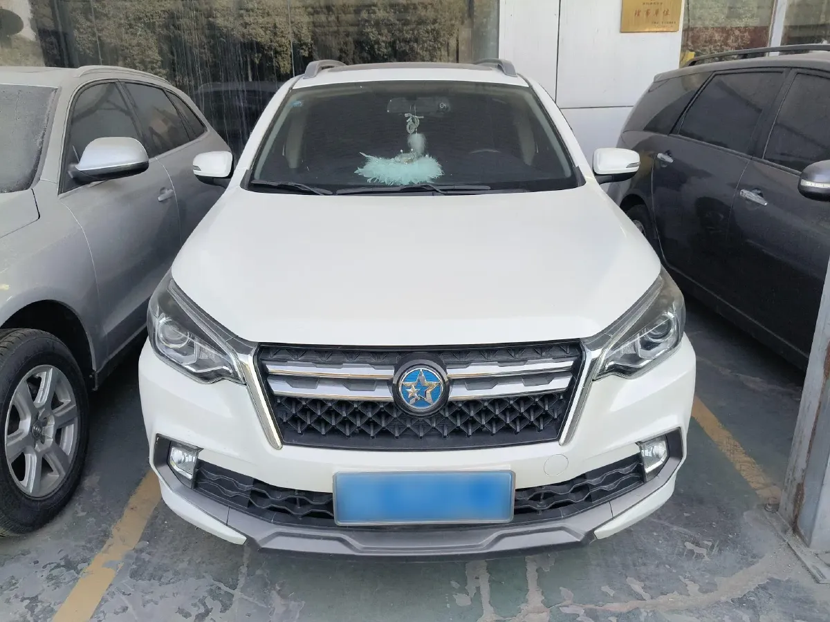 2018 Venucia T70 2.0L 144HP L4 CVT,autocango,china used car exporter,china ev exporter,chinese used car exporter,chinese used ev exporter