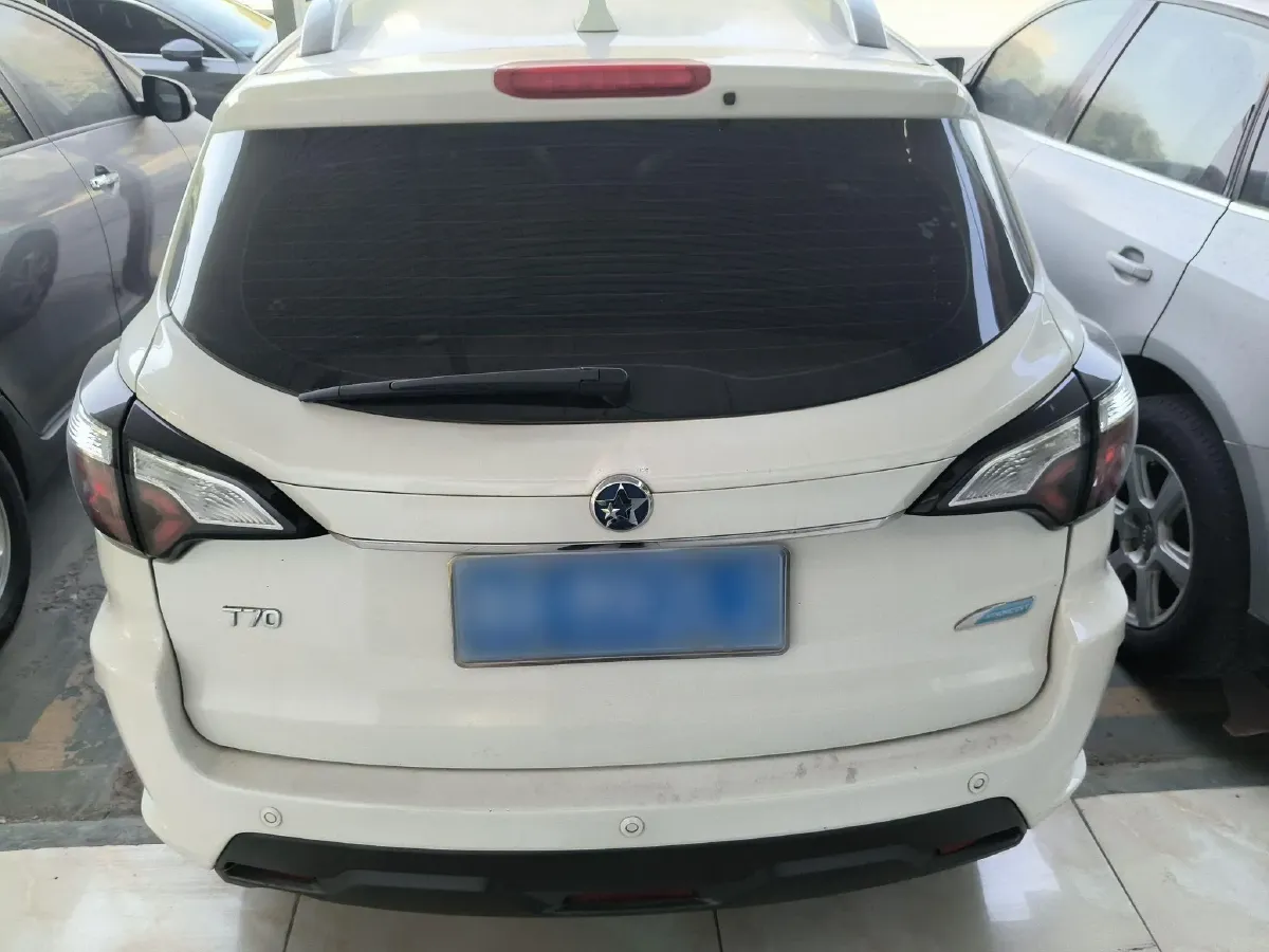 2018 Venucia T70 2.0L 144HP L4 CVT,autocango,china used car exporter,china ev exporter,chinese used car exporter,chinese used ev exporter