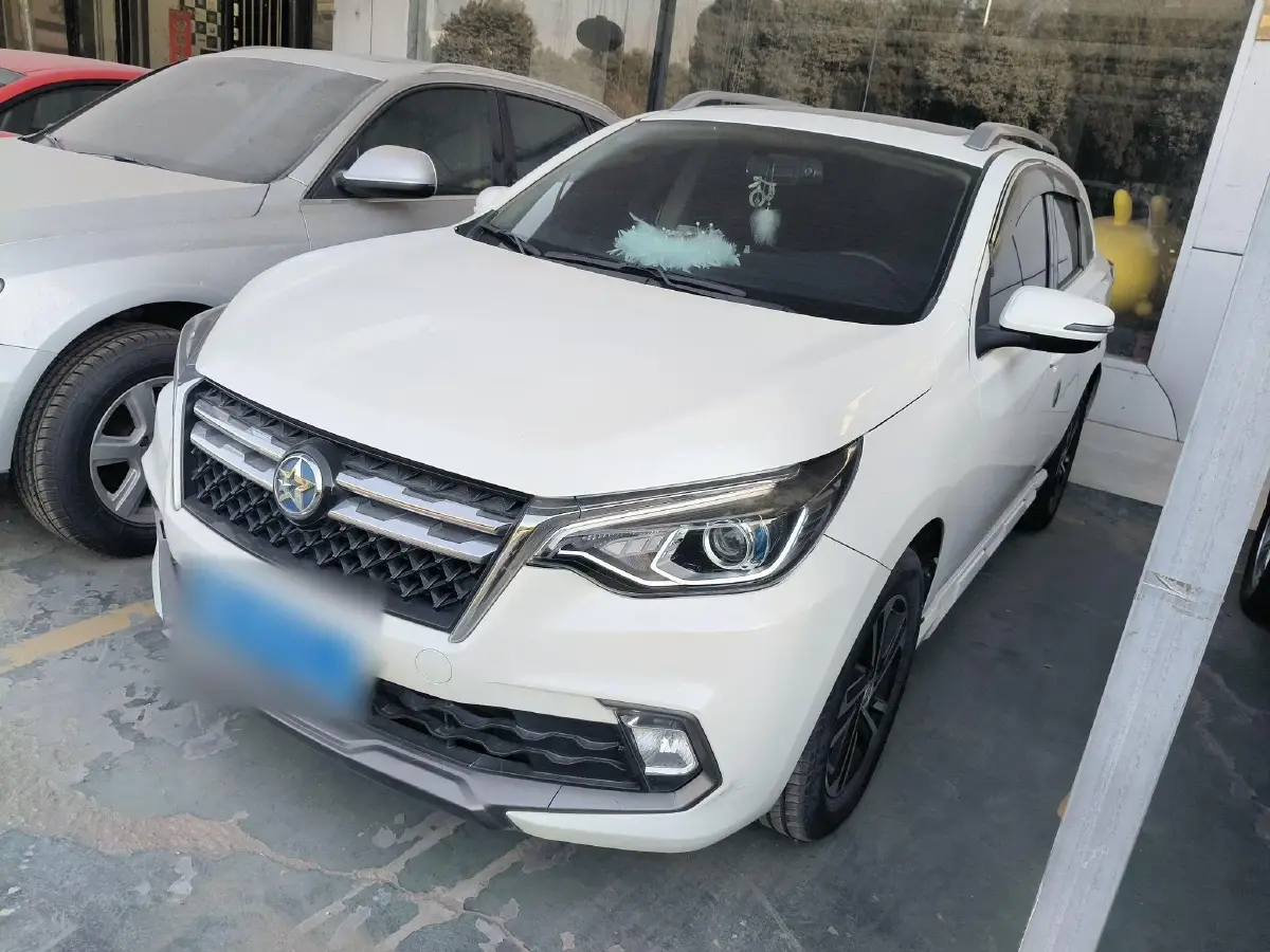 2018 Venucia T70 2.0L 144HP L4 CVT