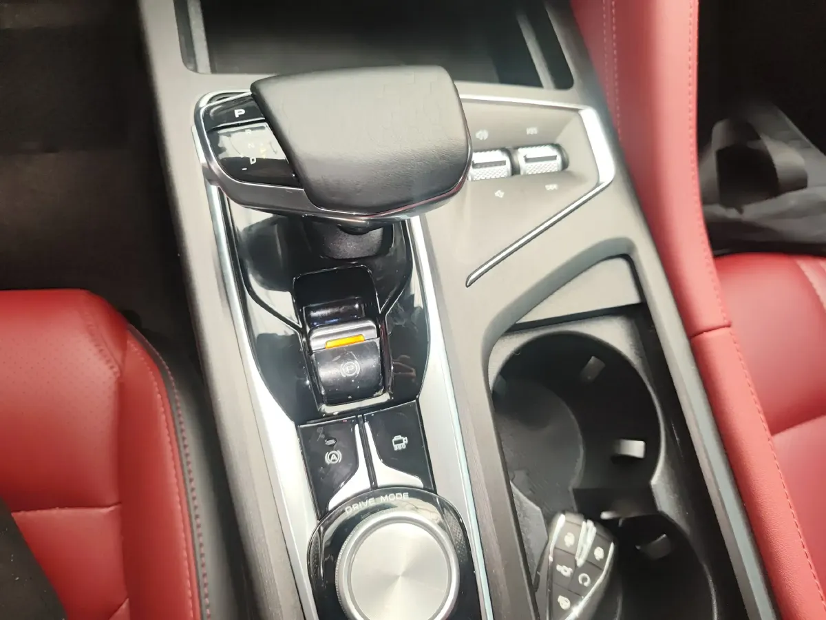 2020 ChangAn CS75 Plus 2.0T 233HP L4 8AT,autocango,china used car exporter,china ev exporter,chinese used car exporter,chinese used ev exporter