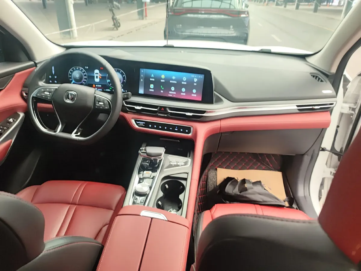 2020 ChangAn CS75 Plus 2.0T 233HP L4 8AT,autocango,china used car exporter,china ev exporter,chinese used car exporter,chinese used ev exporter