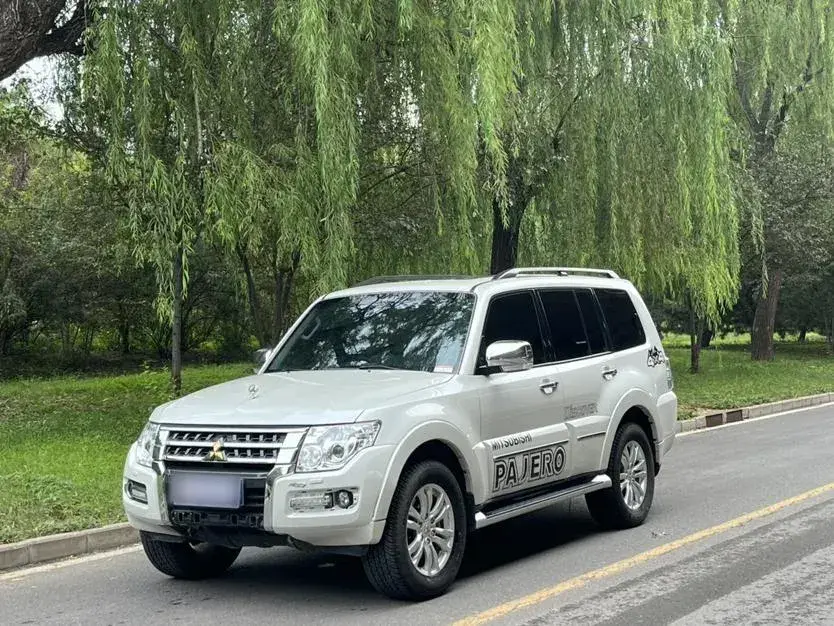 2004 Mitsubishi Pajero 2.0 5MT