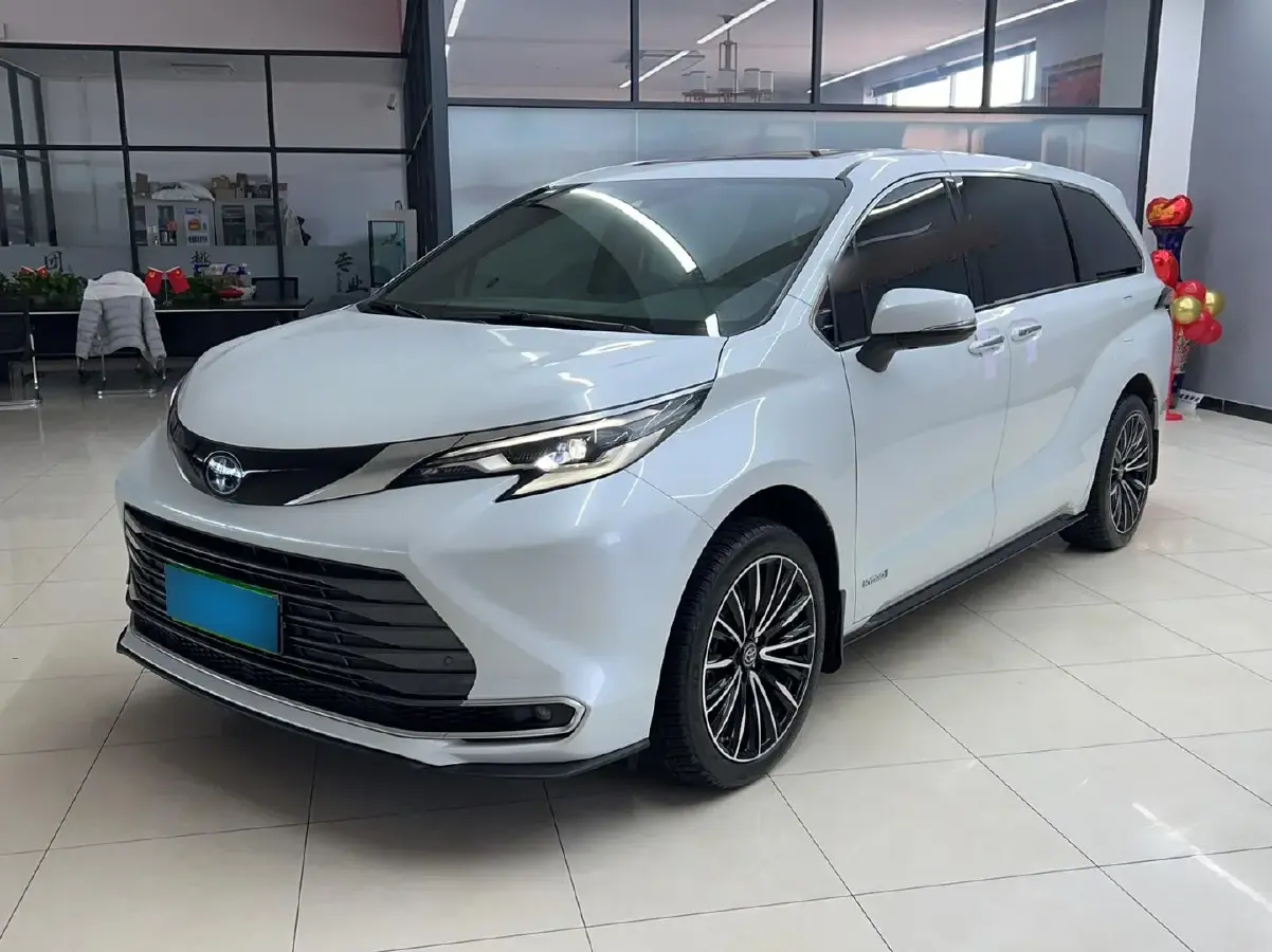 2021 Toyota Sienna 2.5L 192HP L4 E-CVT Hybrid