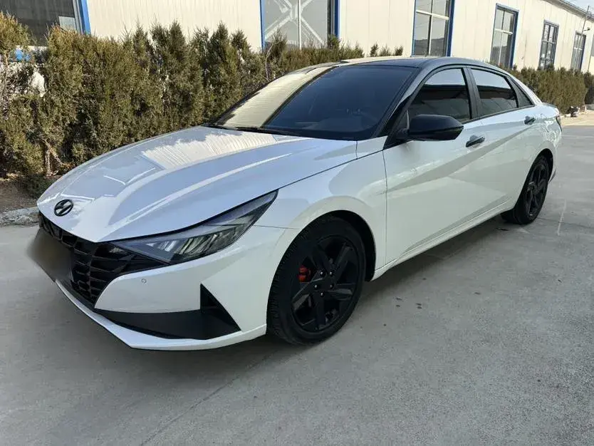 2022 Hyundai Elantra 1.5L 115HP L4 CVT