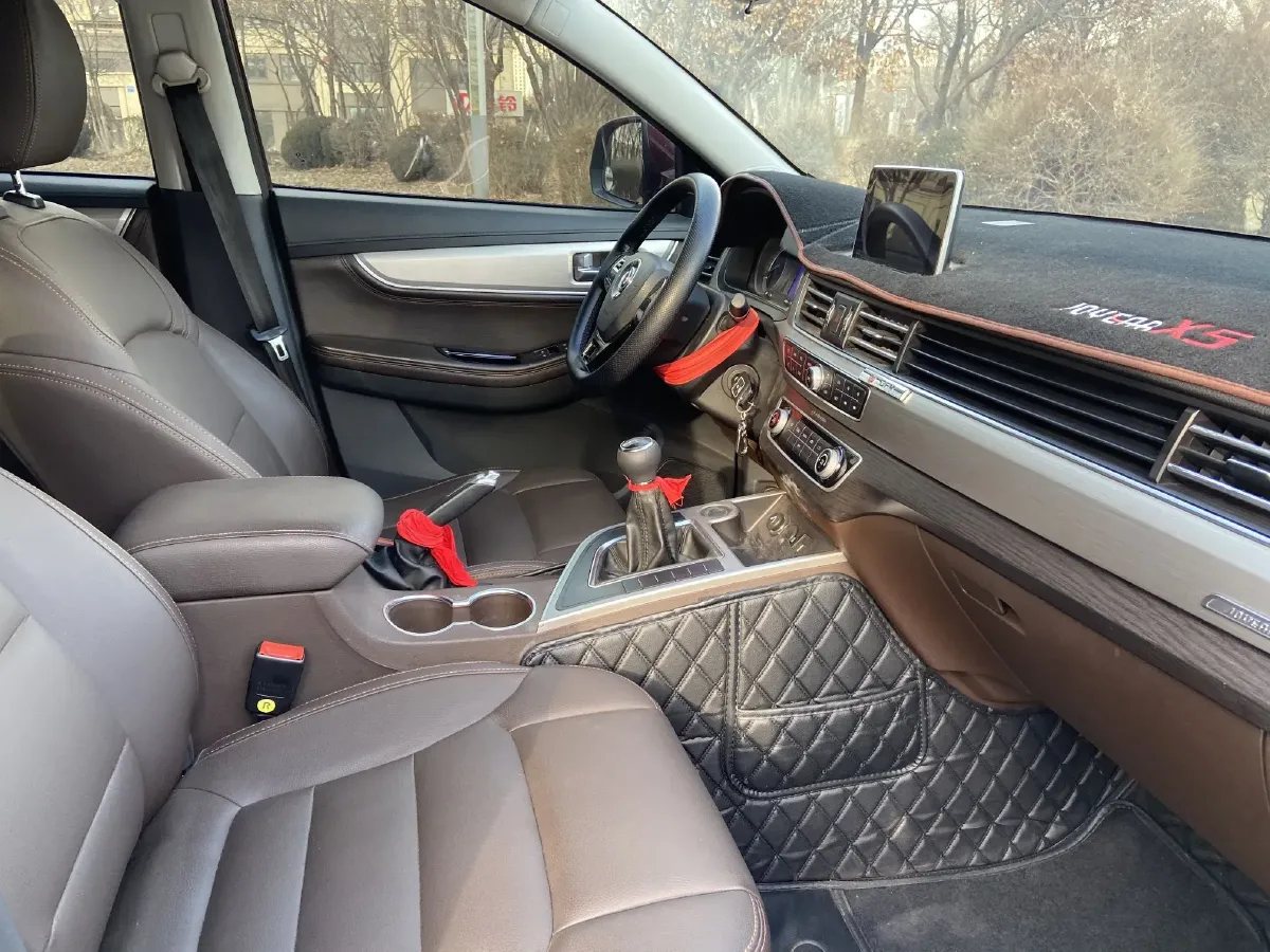 2017 DongFeng Forthing Joyear X5 1.6L 122HP L4 5MT,autocango,china used car exporter,china ev exporter,chinese used car exporter,chinese used ev exporter