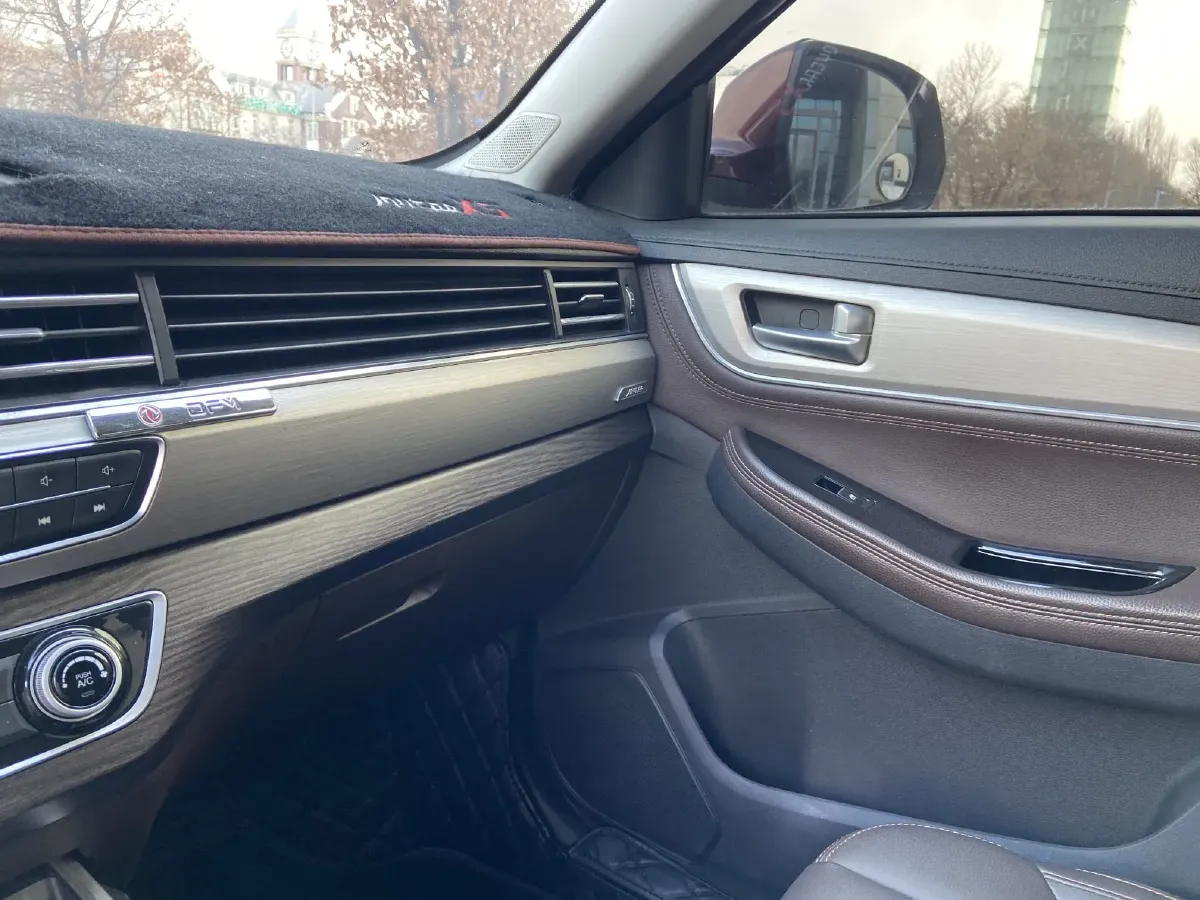 2017 DongFeng Forthing Joyear X5 1.6L 122HP L4 5MT,autocango,china used car exporter,china ev exporter,chinese used car exporter,chinese used ev exporter