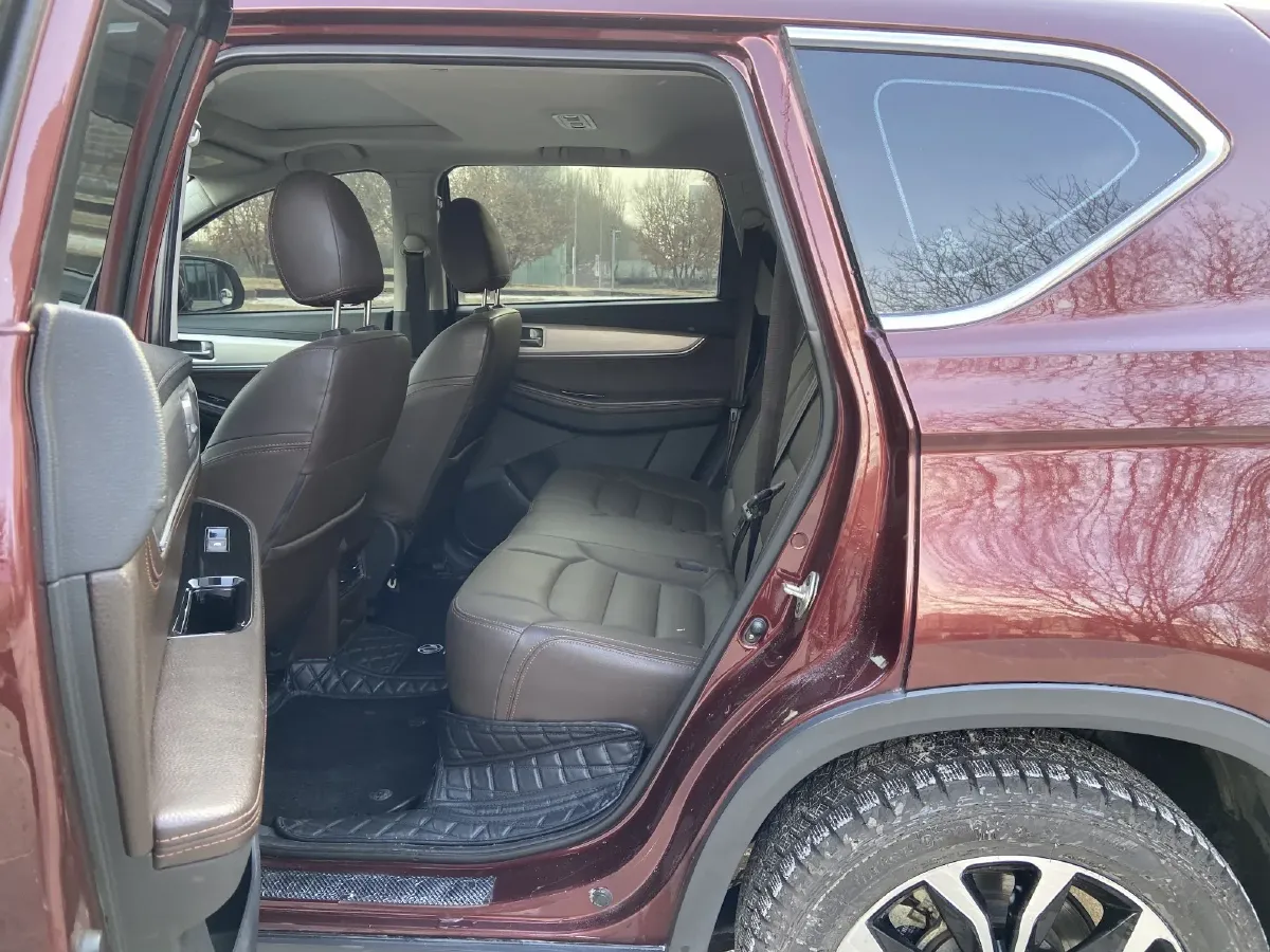 2017 DongFeng Forthing Joyear X5 1.6L 122HP L4 5MT,autocango,china used car exporter,china ev exporter,chinese used car exporter,chinese used ev exporter