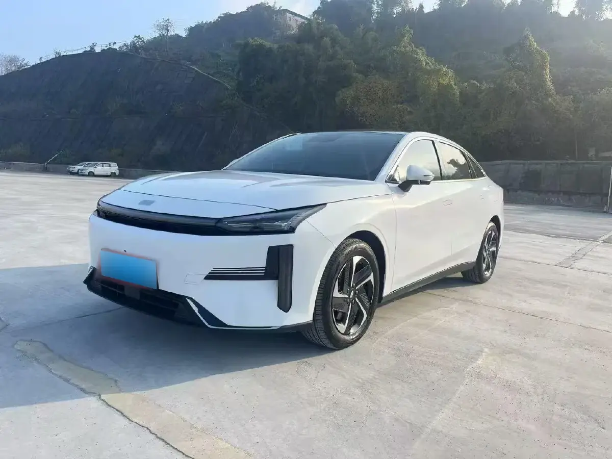 2023 Geely Galaxy L6 1.5T 163HP L4 3DHT PHEV