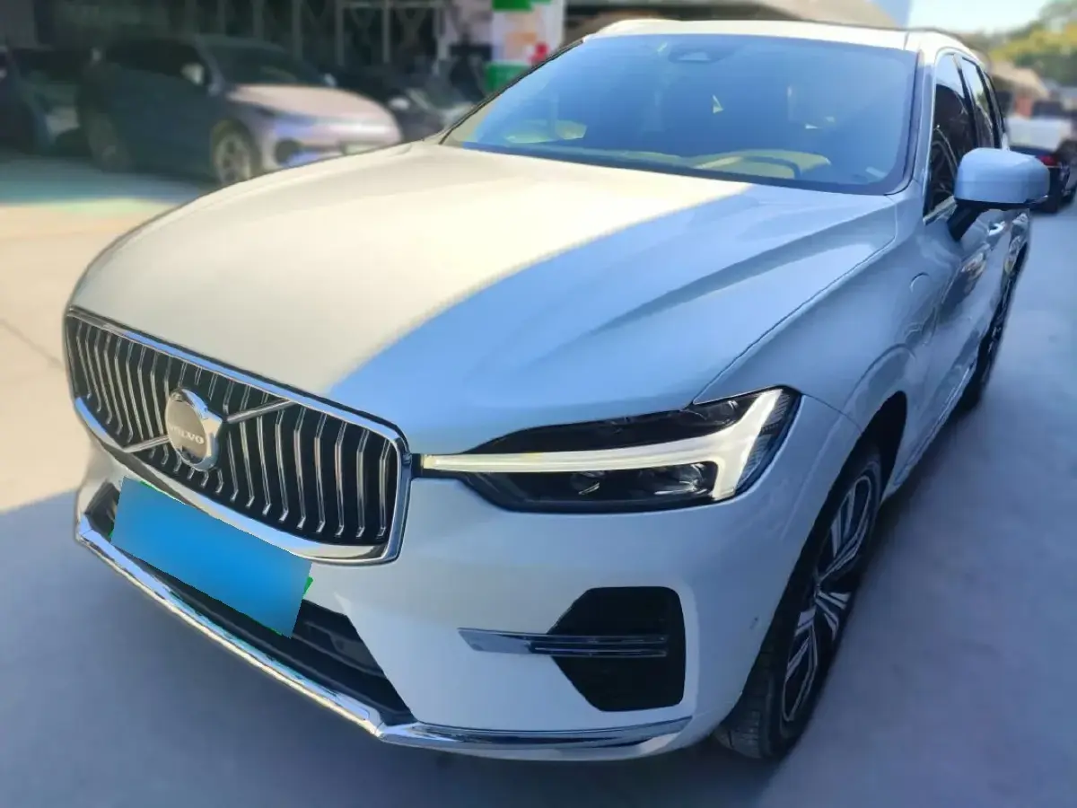 2022 Volvo XC60 PHEV 2.0T 303HP L4 8AT PHEV 11.6KWH