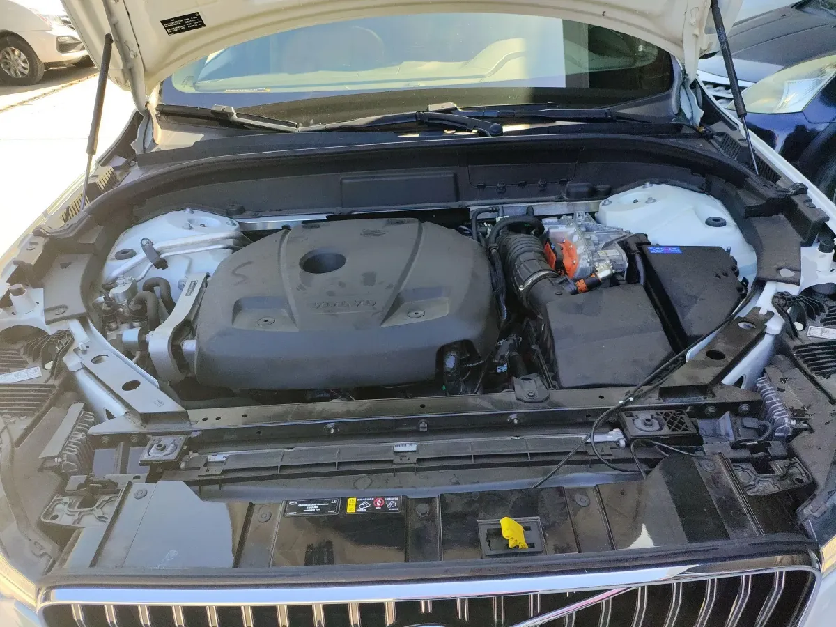 2022 Volvo XC60 PHEV 2.0T 303HP L4 8AT PHEV 11.6KWH,autocango,china used car exporter,china ev exporter,chinese used car exporter,chinese used ev exporter