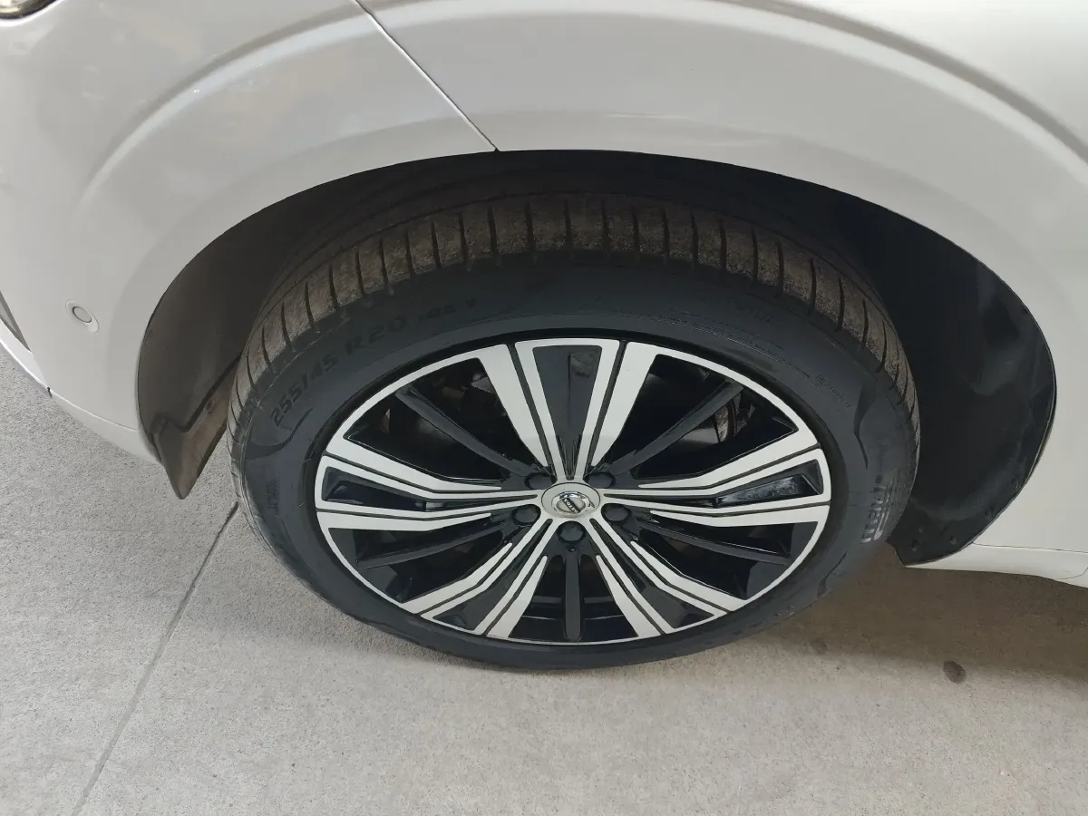 2022 Volvo XC60 PHEV 2.0T 303HP L4 8AT PHEV 11.6KWH,autocango,china used car exporter,china ev exporter,chinese used car exporter,chinese used ev exporter