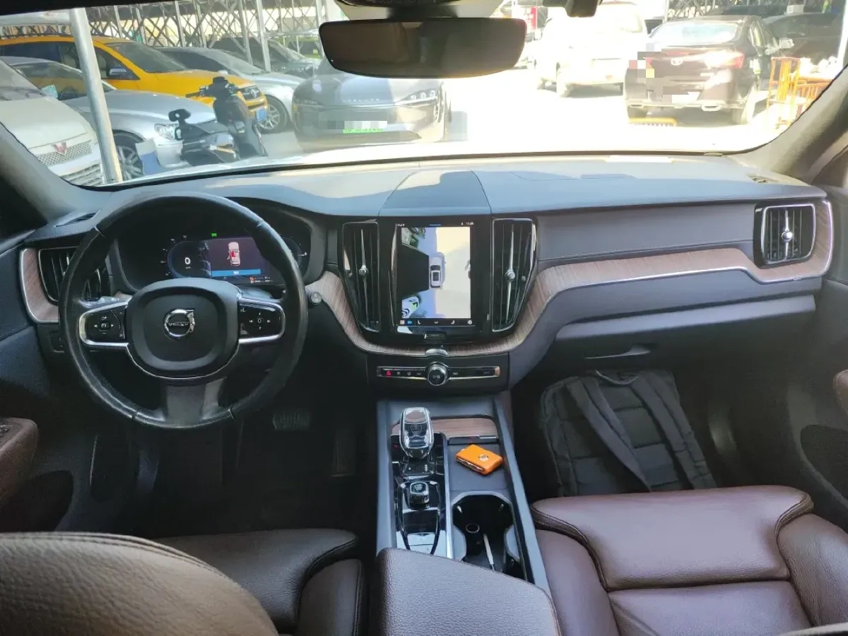 2022 Volvo XC60 PHEV 2.0T 303HP L4 8AT PHEV 11.6KWH,autocango,china used car exporter,china ev exporter,chinese used car exporter,chinese used ev exporter