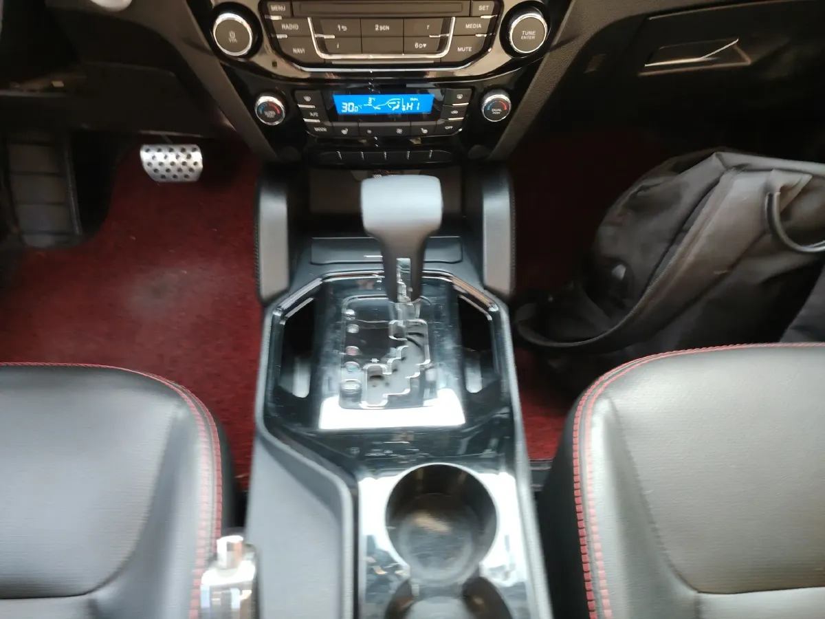 2015 Geely GX7 2.0L 141HP L4 6AT,autocango,china used car exporter,china ev exporter,chinese used car exporter,chinese used ev exporter
