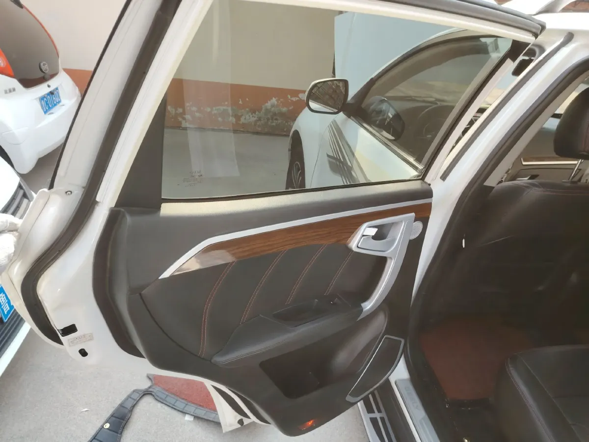 2015 Geely GX7 2.0L 141HP L4 6AT,autocango,china used car exporter,china ev exporter,chinese used car exporter,chinese used ev exporter