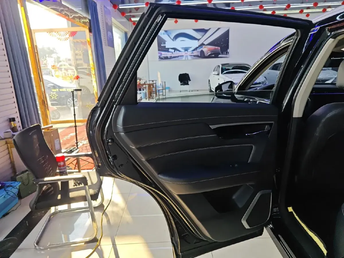 2020 Venucia Star 1.5T 190HP L4 7DCT,autocango,china used car exporter,china ev exporter,chinese used car exporter,chinese used ev exporter