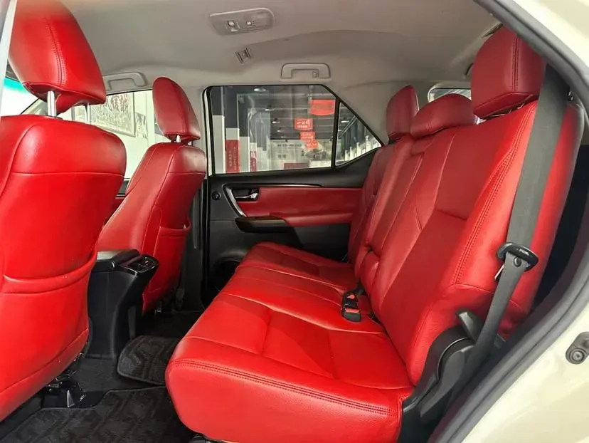 2016 Toyota Fortuner 2.7L 163HP L4 6AT,autocango,china used car exporter,china ev exporter,chinese used car exporter,chinese used ev exporter