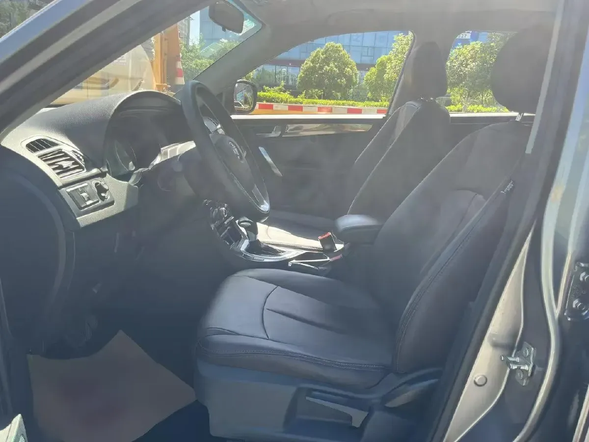 2012 Brilliance Auto V5 1.5T 136HP L4 5AT,autocango,china used car exporter,china ev exporter,chinese used car exporter,chinese used ev exporter