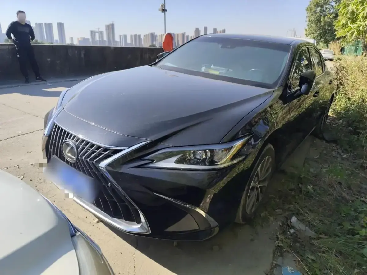 2021 Lexus ES 2.0L 173HP L4 CVT