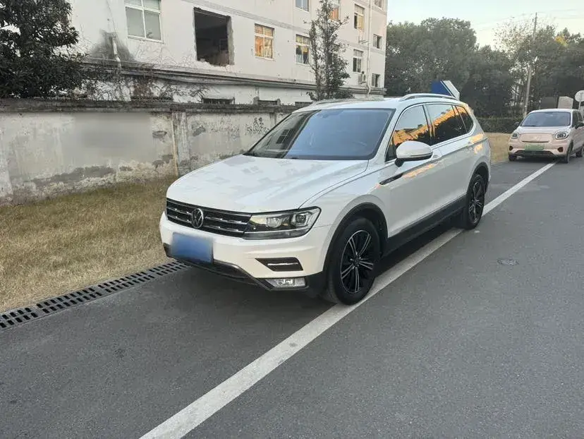2021 Volkswagen Tiguan L 2.0T 186HP L4 7DCT