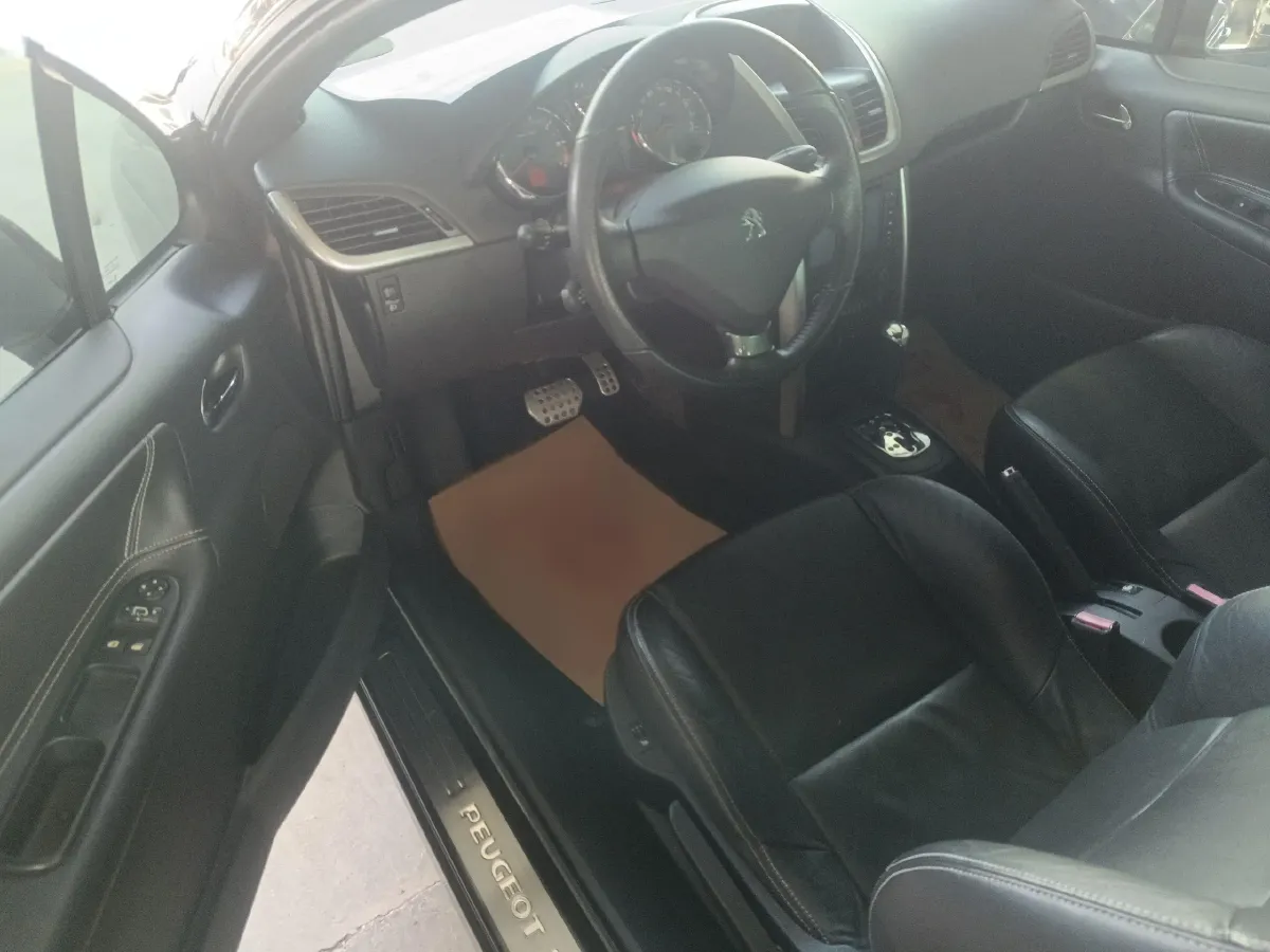 2013 Peugeot 207 1.6L 120HP L4 4AT,autocango,china used car exporter,china ev exporter,chinese used car exporter,chinese used ev exporter