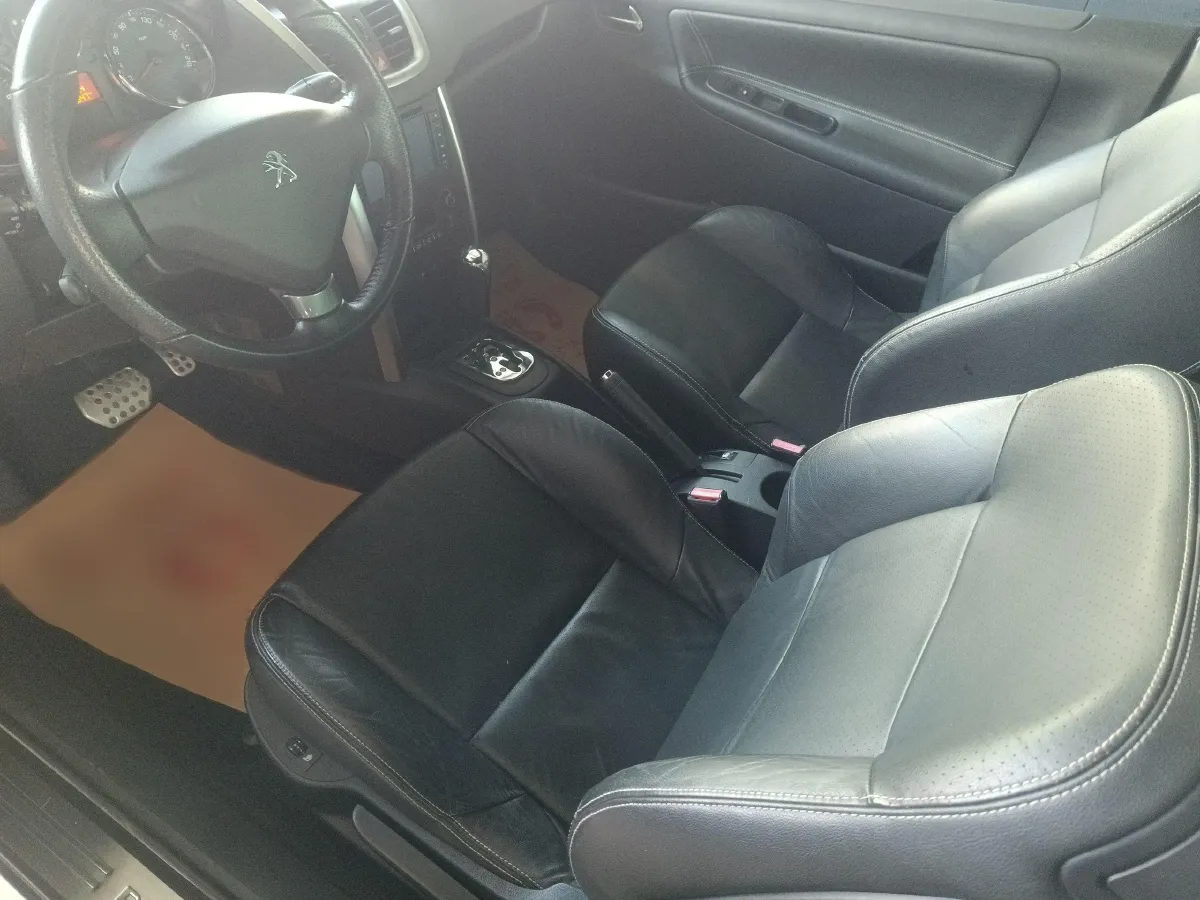 2013 Peugeot 207 1.6L 120HP L4 4AT,autocango,china used car exporter,china ev exporter,chinese used car exporter,chinese used ev exporter