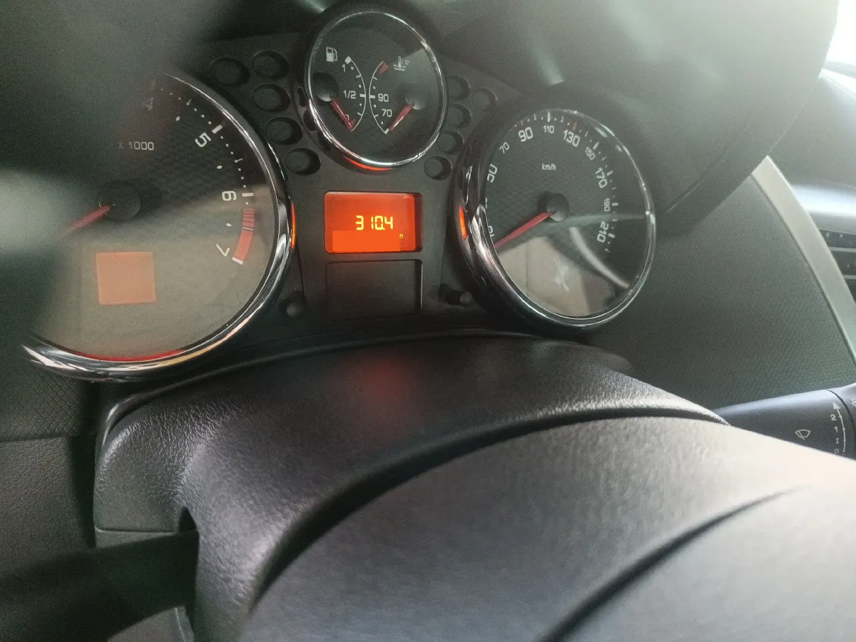 2013 Peugeot 207 1.6L 120HP L4 4AT,autocango,china used car exporter,china ev exporter,chinese used car exporter,chinese used ev exporter