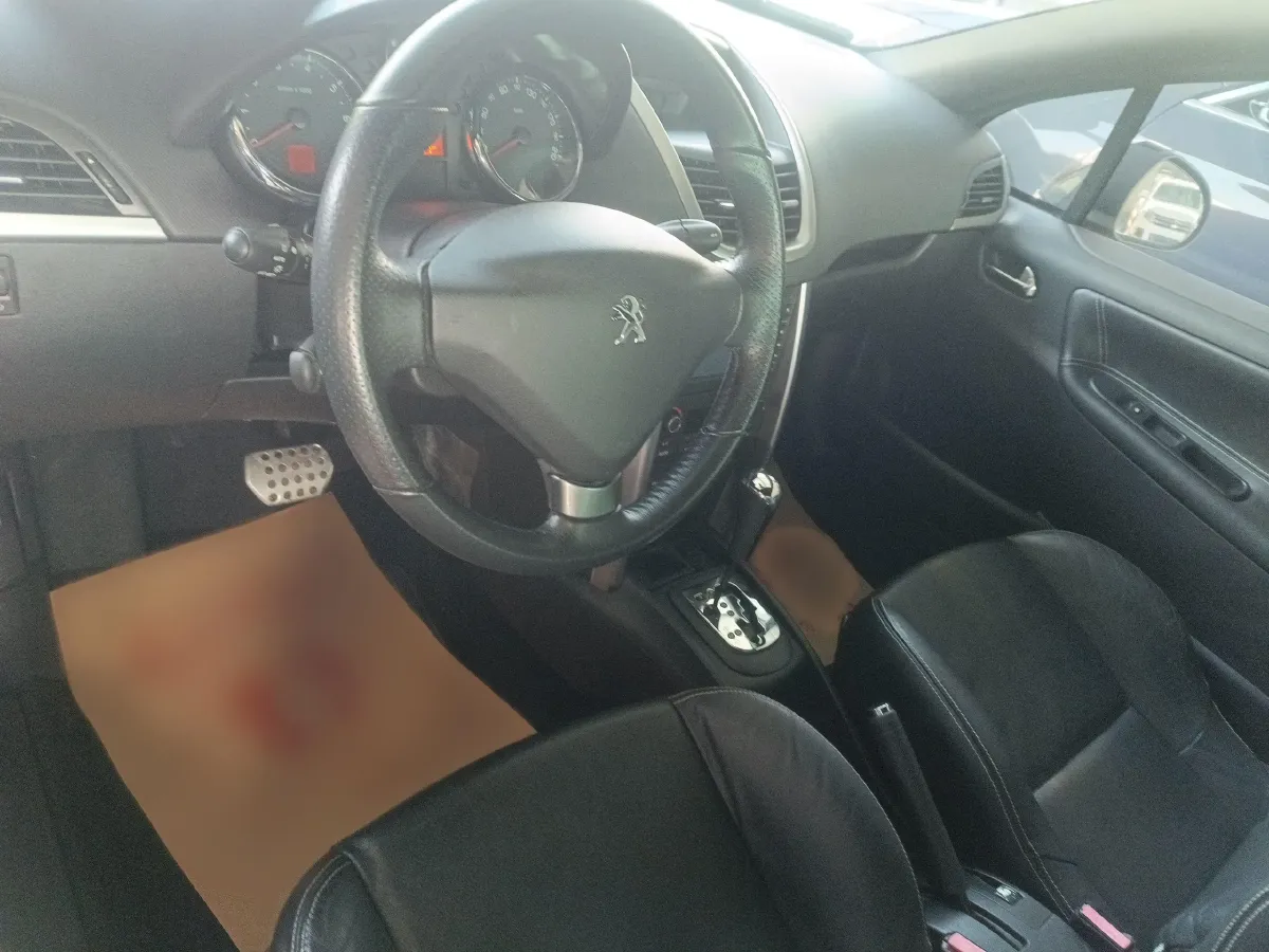 2013 Peugeot 207 1.6L 120HP L4 4AT,autocango,china used car exporter,china ev exporter,chinese used car exporter,chinese used ev exporter