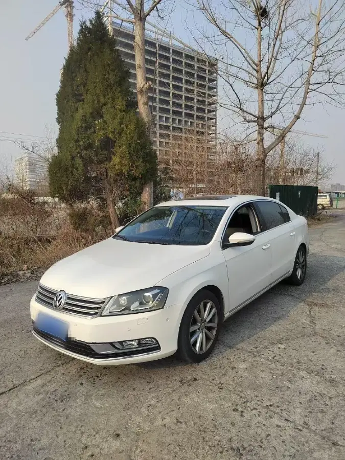 2013 Volkswagen Magotan 2.0T 200HP L4 6DCT