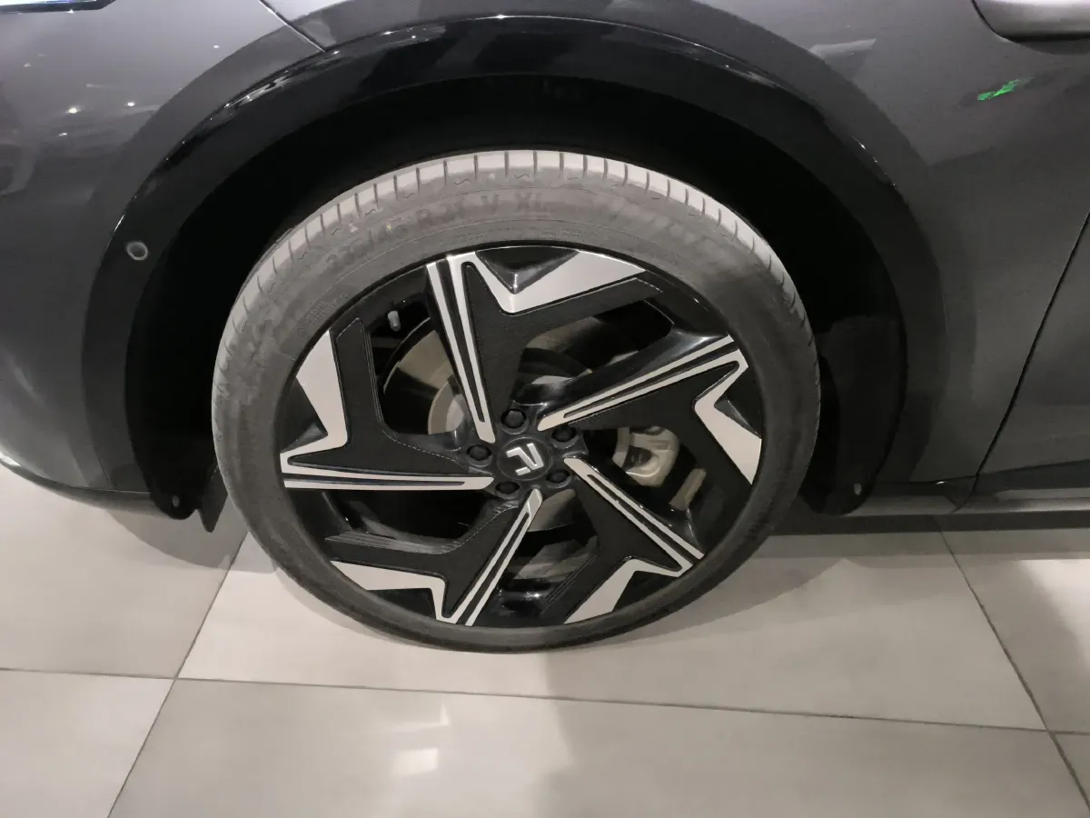 2024 Rising Auto R7 BEV 77KWH,autocango,china used car exporter,china ev exporter,chinese used car exporter,chinese used ev exporter