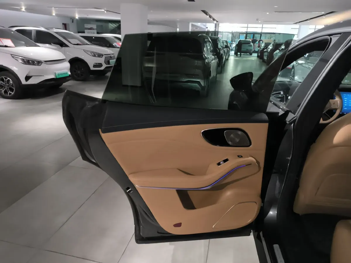 2024 Rising Auto R7 BEV 77KWH,autocango,china used car exporter,china ev exporter,chinese used car exporter,chinese used ev exporter