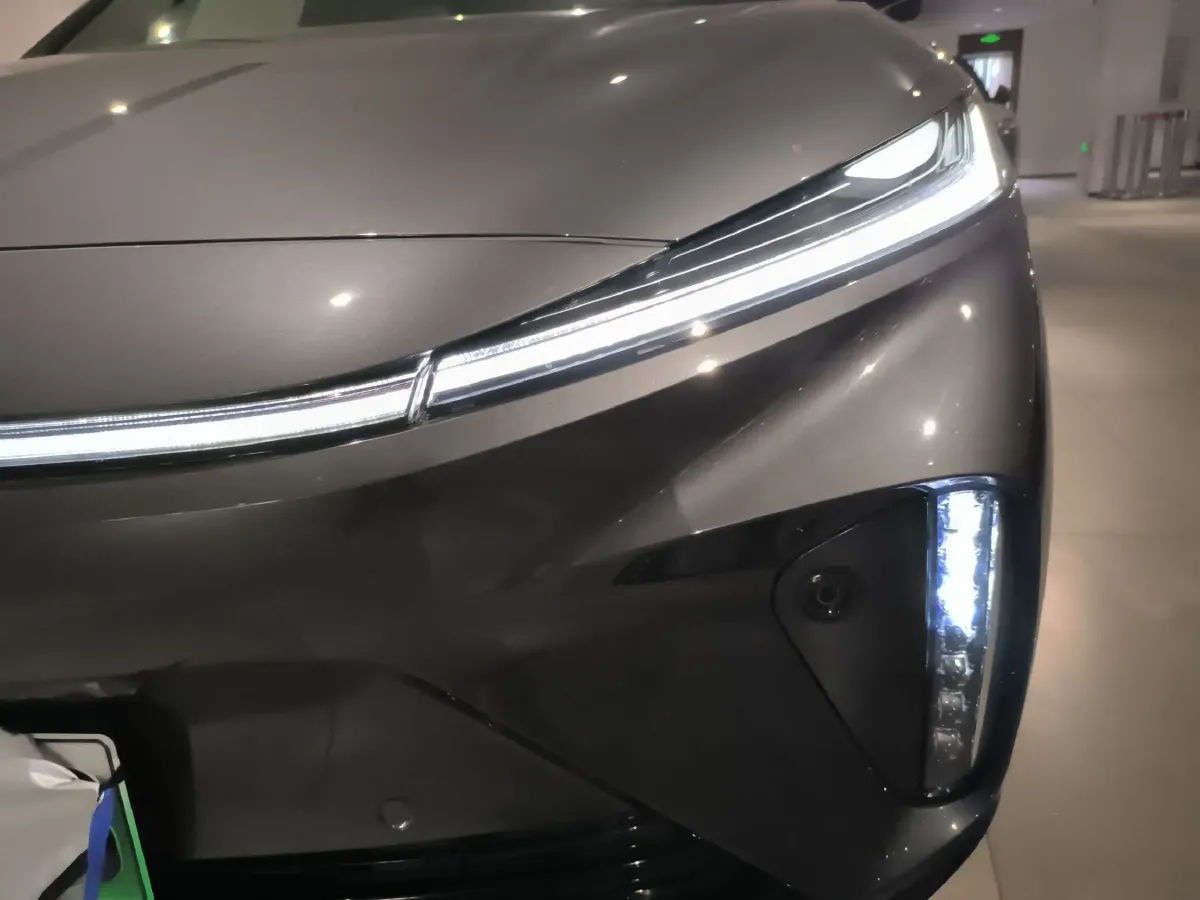 2024 Rising Auto R7 BEV 77KWH,autocango,china used car exporter,china ev exporter,chinese used car exporter,chinese used ev exporter