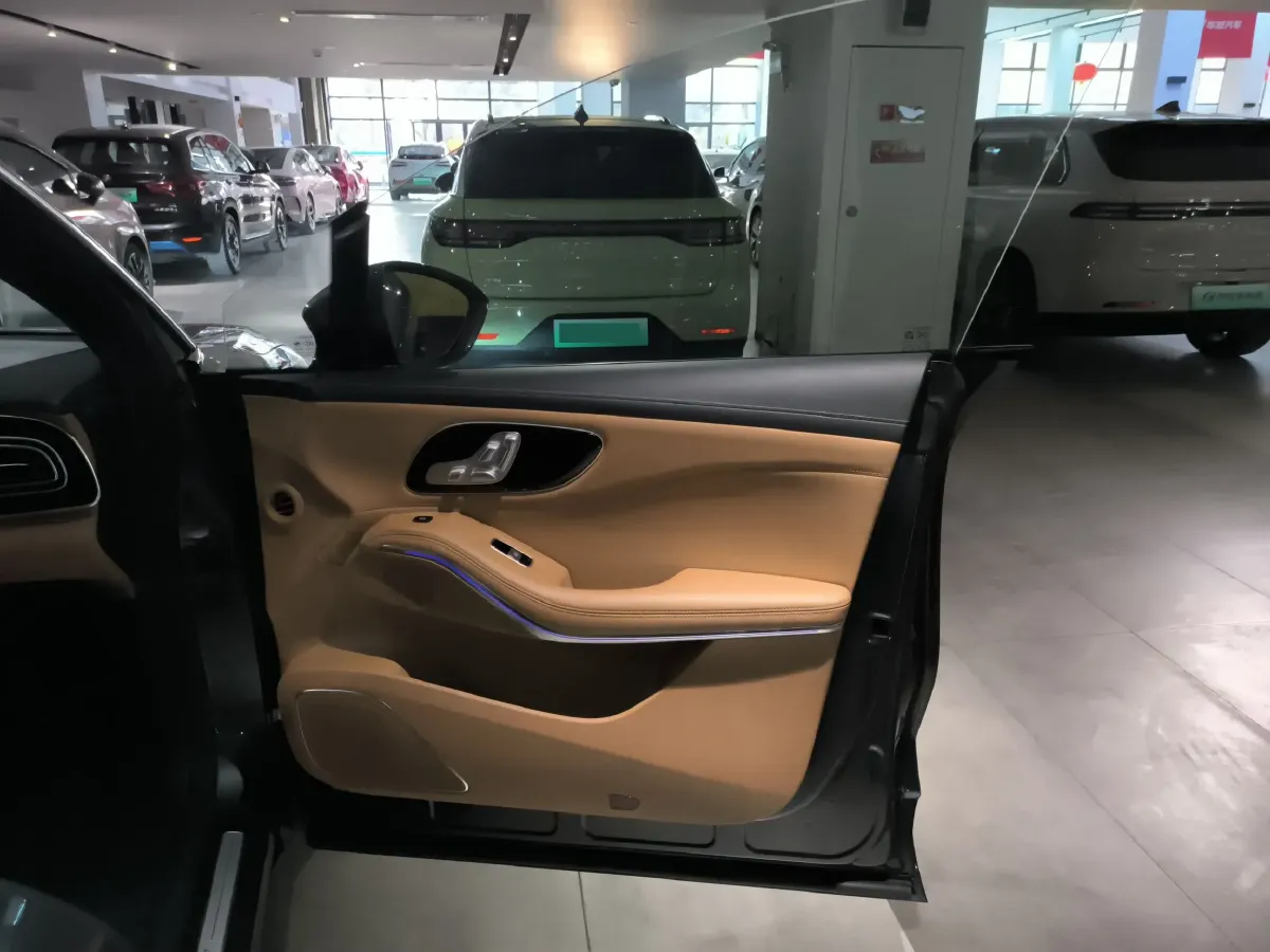 2024 Rising Auto R7 BEV 77KWH,autocango,china used car exporter,china ev exporter,chinese used car exporter,chinese used ev exporter